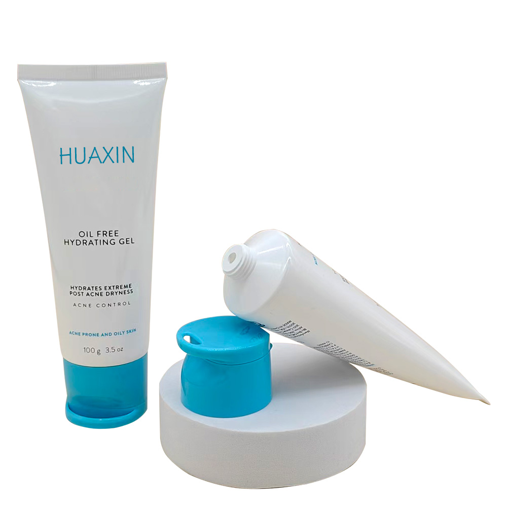 Huaxin's new product is a key chain flip hose with dimensions of 100ml and 120g, packaged for easy carrying during travel